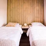 La Playa & Camp تريبينا